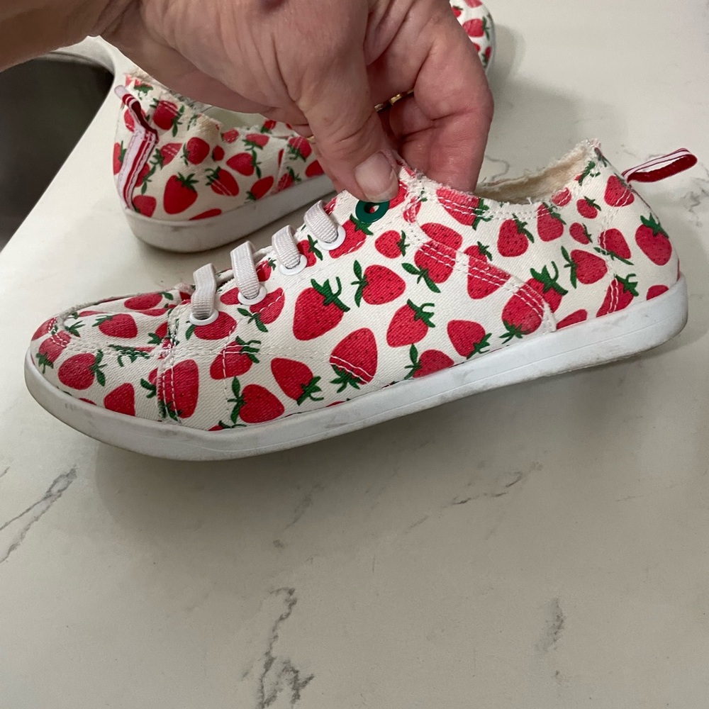 Vionic Beach Pismo Slip on Strawberry
Print canvas sneakers Terry lined sz 6 - Picture 9 of 9